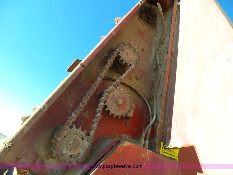 image for item J6230 1989 Ford LA9000 AeroMax 106 manure spreader truck