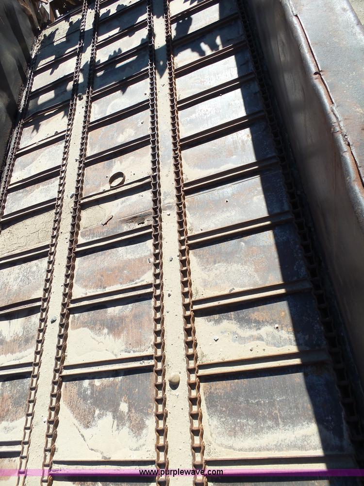 image for item J6230 1989 Ford LA9000 AeroMax 106 manure spreader truck