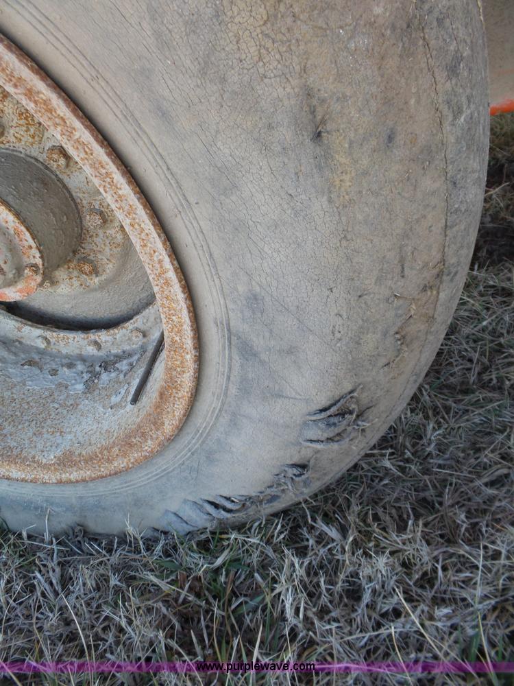 image for item J7671 Butler/Oswalt 2840 Ensilmixer feed mixer