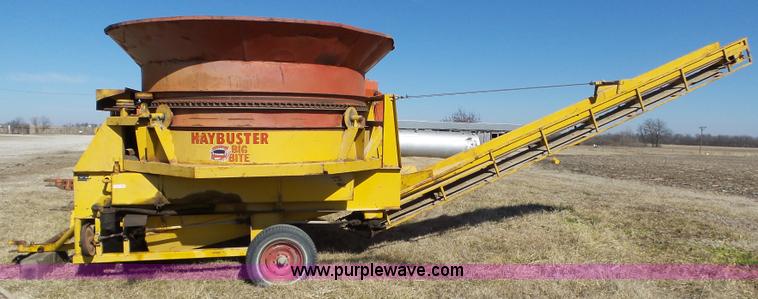 image for item J7672 HayBuster Big Bite H1000 bale processor
