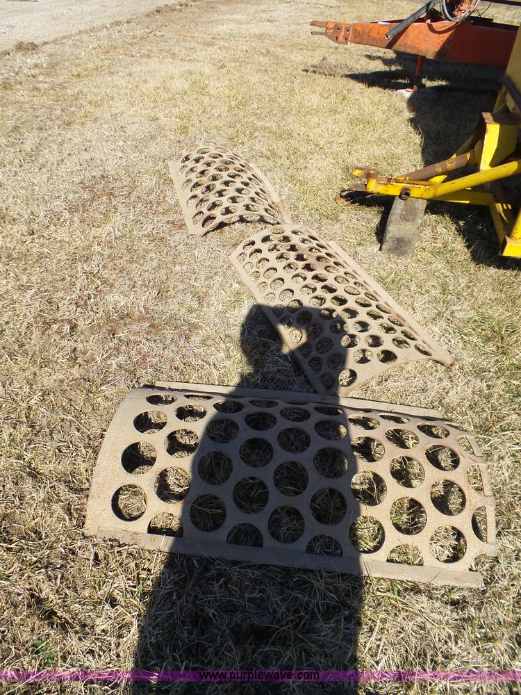 image for item J7672 HayBuster Big Bite H1000 bale processor