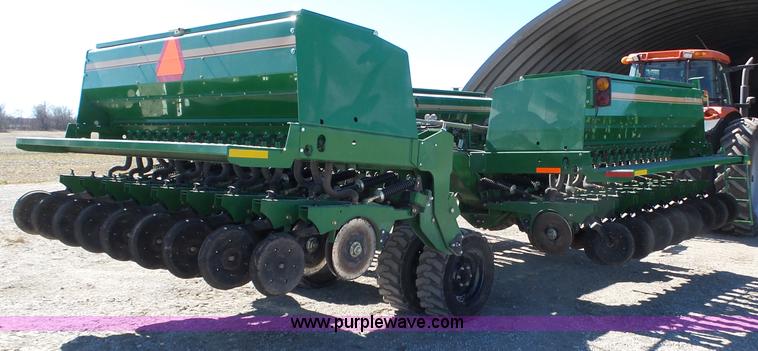 image for item J7673 2013 Great Plains 3S-3000HD grain drill