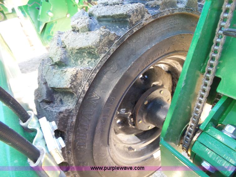 image for item J7673 2013 Great Plains 3S-3000HD grain drill