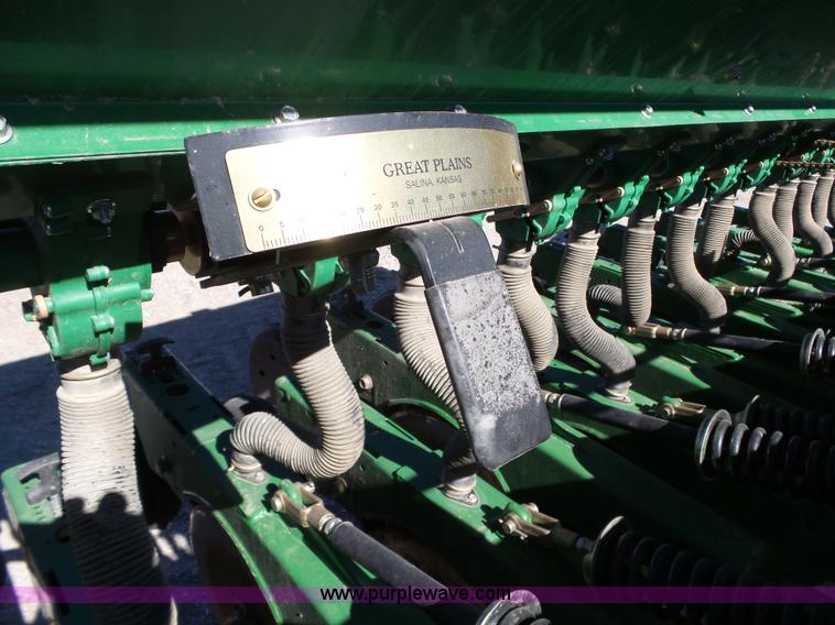 image for item J7673 2013 Great Plains 3S-3000HD grain drill