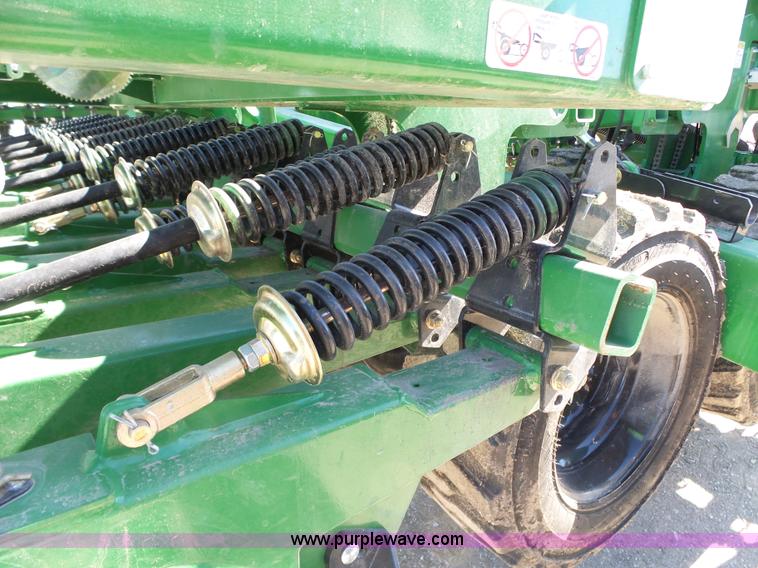 image for item J7673 2013 Great Plains 3S-3000HD grain drill