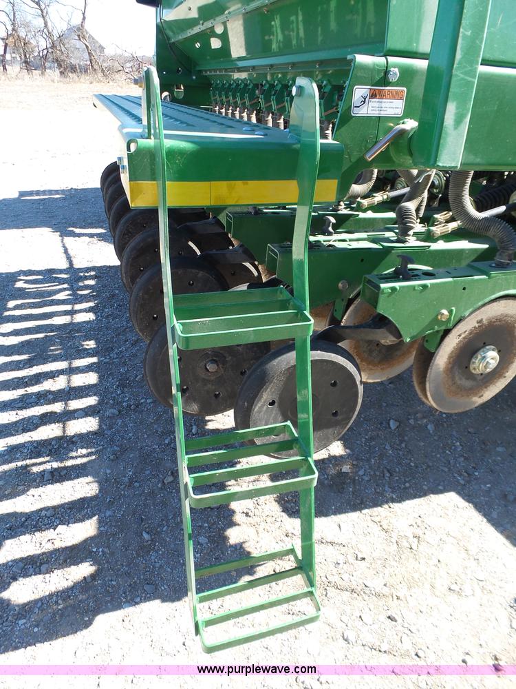 image for item J7673 2013 Great Plains 3S-3000HD grain drill
