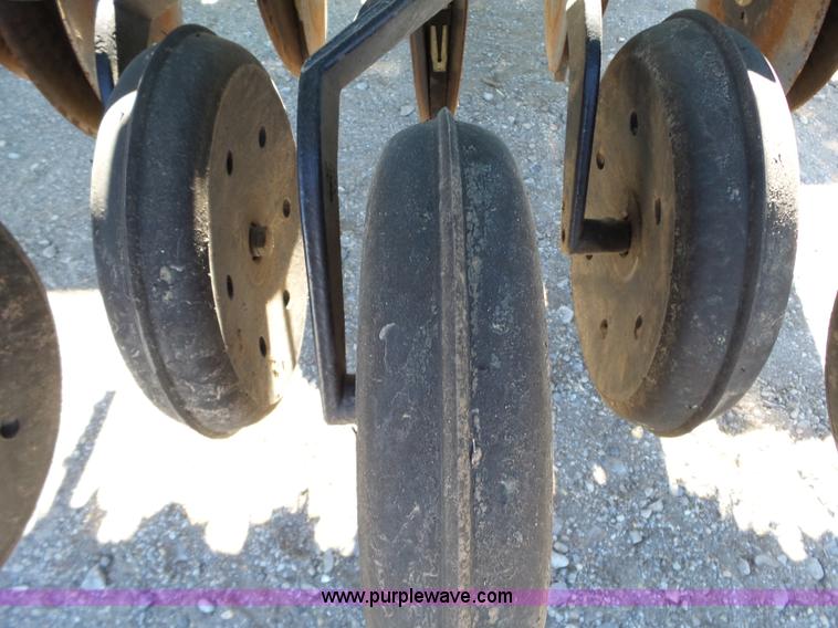 image for item J7673 2013 Great Plains 3S-3000HD grain drill