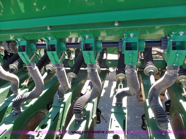 image for item J7673 2013 Great Plains 3S-3000HD grain drill
