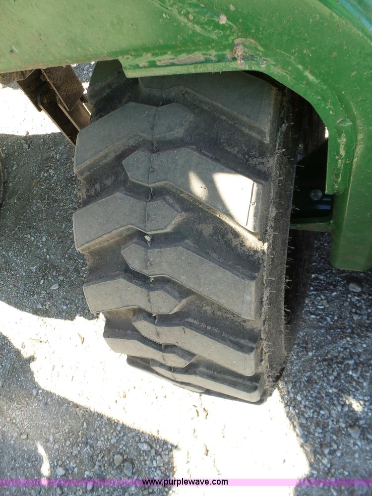 image for item J7673 2013 Great Plains 3S-3000HD grain drill