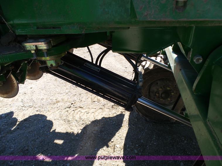 image for item J7673 2013 Great Plains 3S-3000HD grain drill