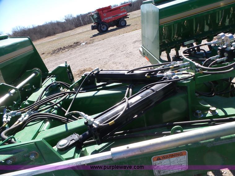 image for item J7673 2013 Great Plains 3S-3000HD grain drill
