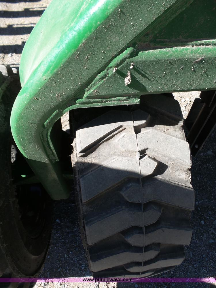 image for item J7673 2013 Great Plains 3S-3000HD grain drill