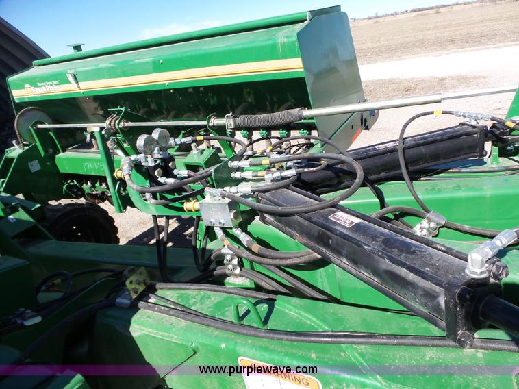 image for item J7673 2013 Great Plains 3S-3000HD grain drill