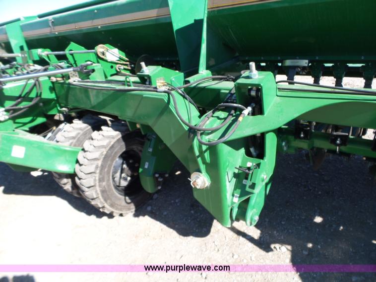 image for item J7673 2013 Great Plains 3S-3000HD grain drill