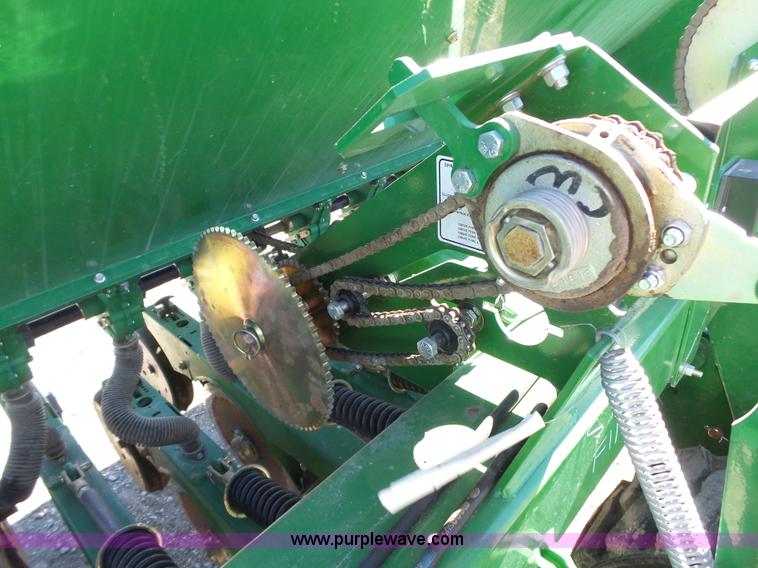 image for item J7673 2013 Great Plains 3S-3000HD grain drill