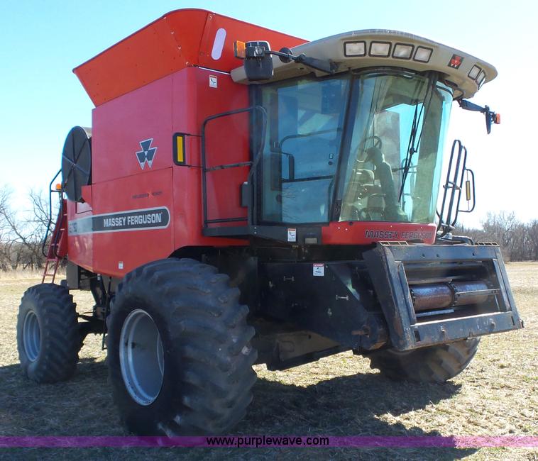 image for item J7674 2003 Massey-Ferguson 9790 RWA combine
