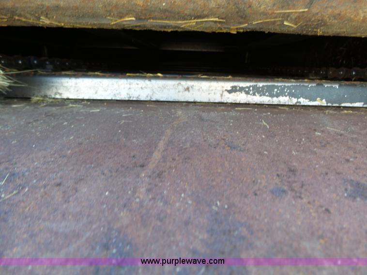 image for item J7674 2003 Massey-Ferguson 9790 RWA combine