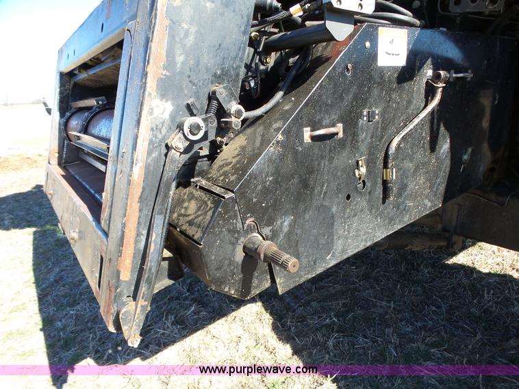 image for item J7674 2003 Massey-Ferguson 9790 RWA combine