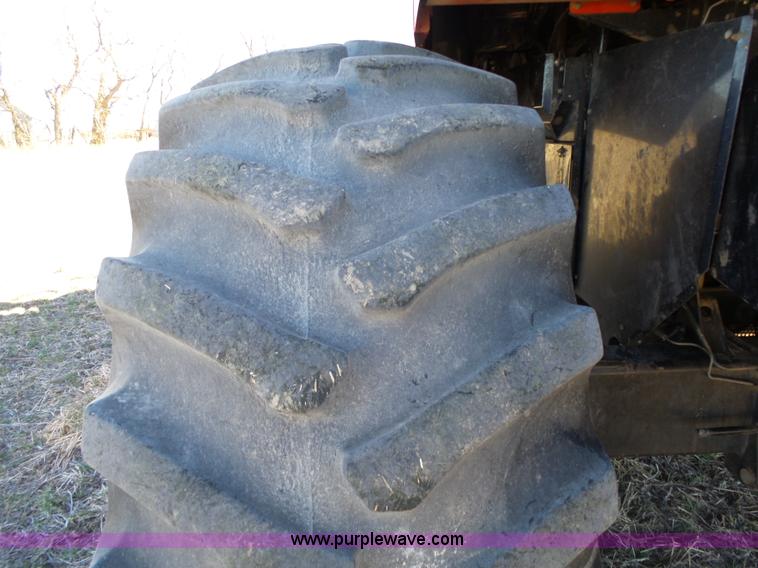 image for item J7674 2003 Massey-Ferguson 9790 RWA combine