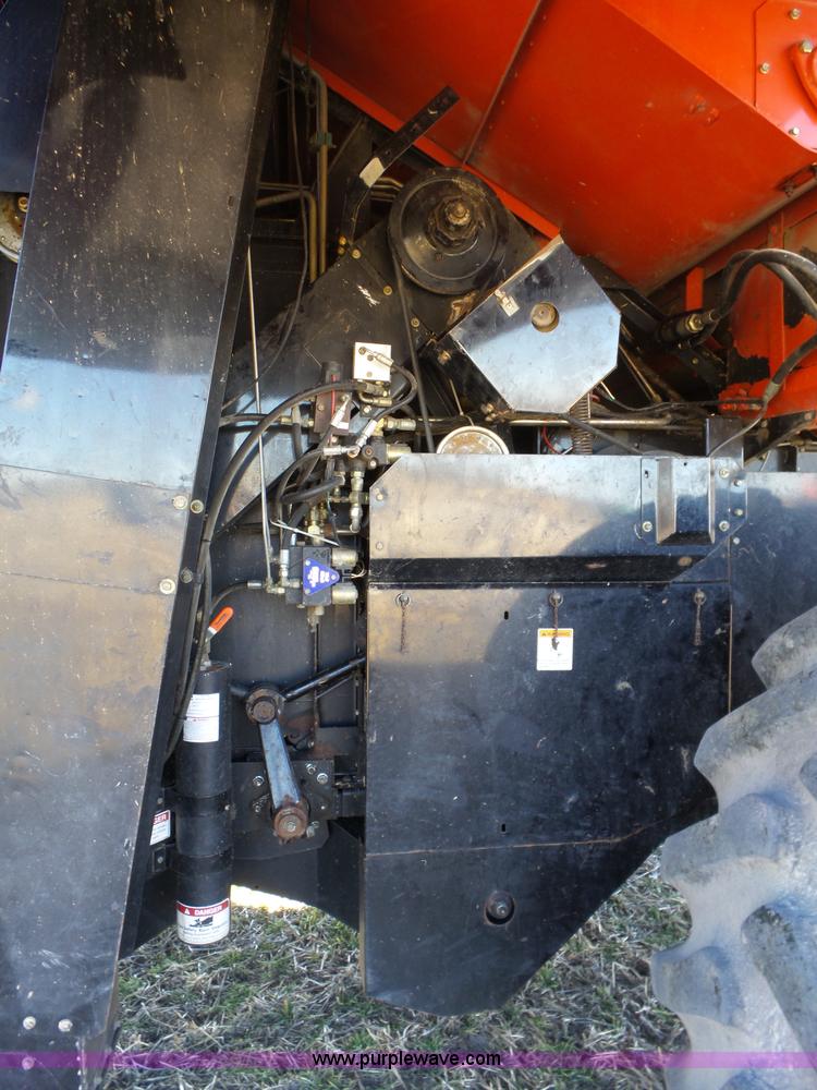 image for item J7674 2003 Massey-Ferguson 9790 RWA combine