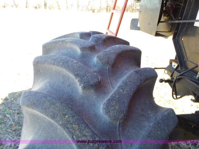 image for item J7674 2003 Massey-Ferguson 9790 RWA combine