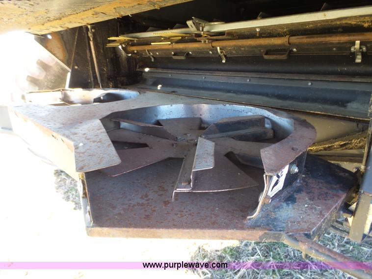 image for item J7674 2003 Massey-Ferguson 9790 RWA combine