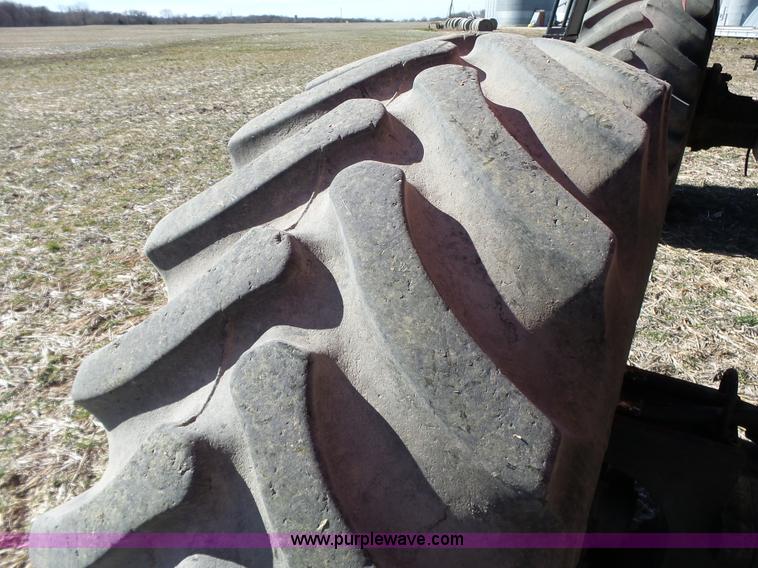 image for item J7674 2003 Massey-Ferguson 9790 RWA combine