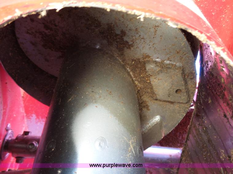 image for item J7674 2003 Massey-Ferguson 9790 RWA combine