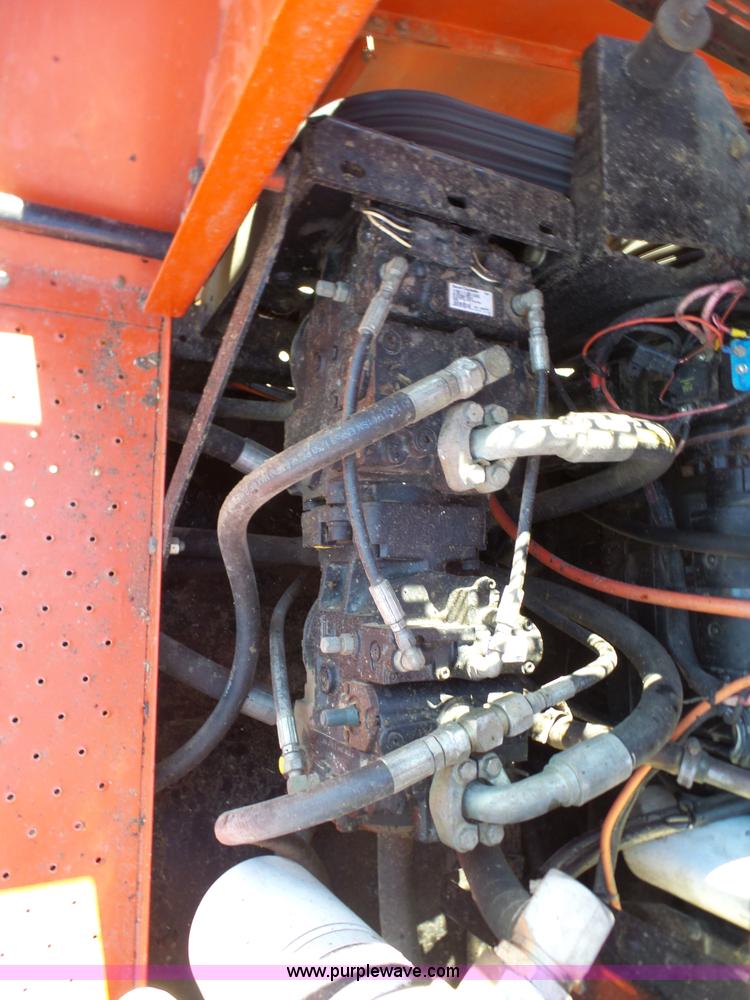 image for item J7674 2003 Massey-Ferguson 9790 RWA combine