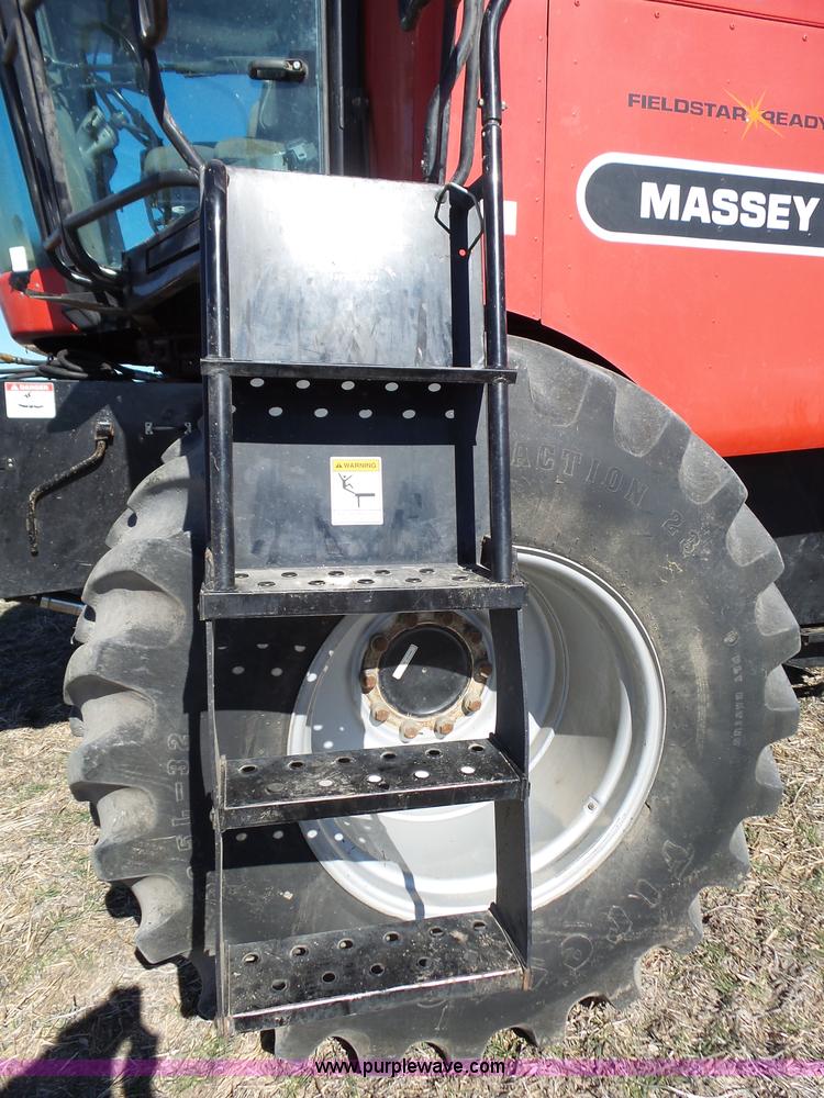 image for item J7674 2003 Massey-Ferguson 9790 RWA combine
