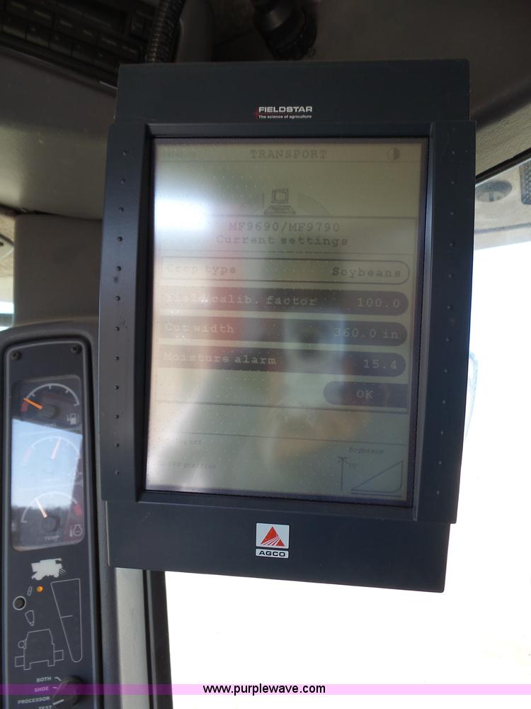 image for item J7674 2003 Massey-Ferguson 9790 RWA combine