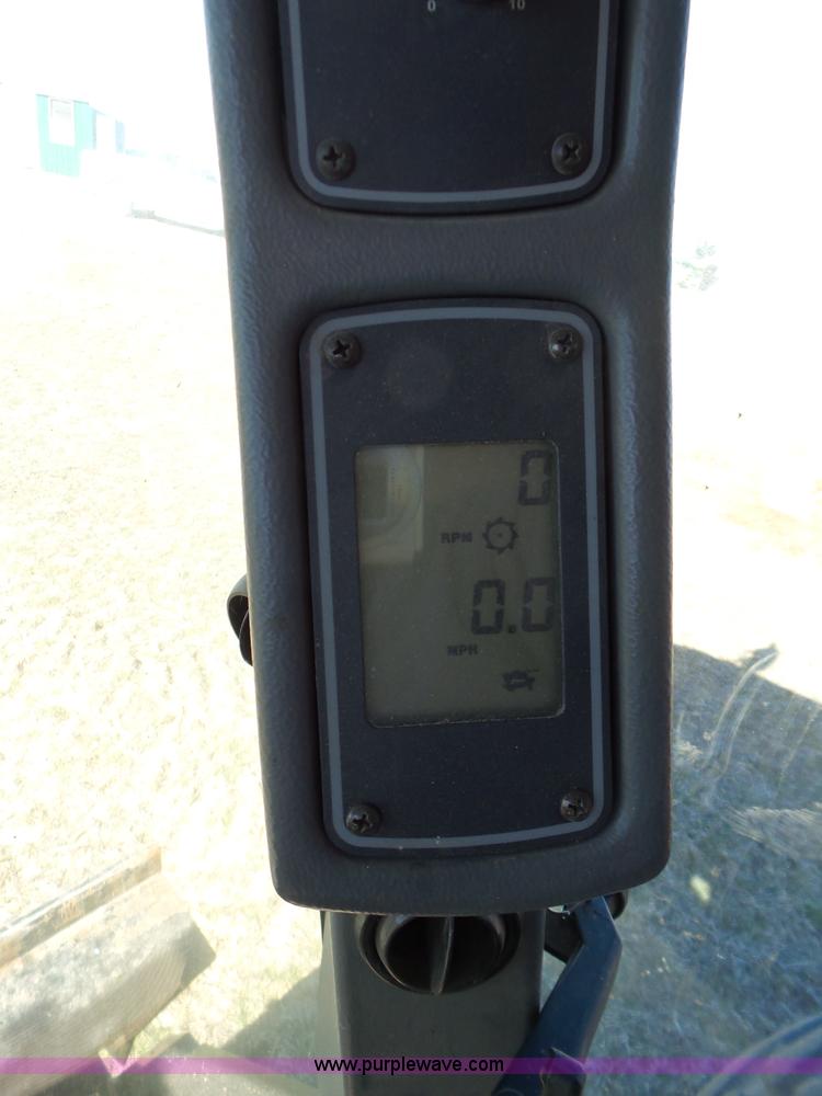 image for item J7674 2003 Massey-Ferguson 9790 RWA combine