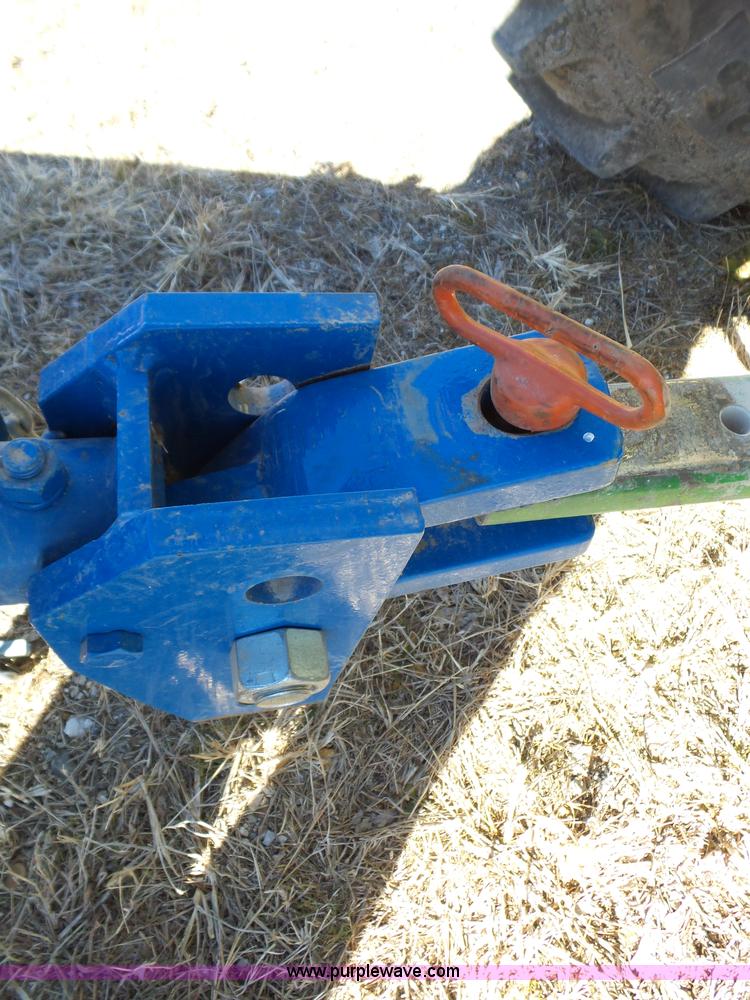 image for item J7675 2010 Kinze 3200 no-till planter