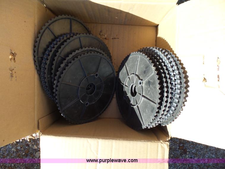 image for item J7675 2010 Kinze 3200 no-till planter