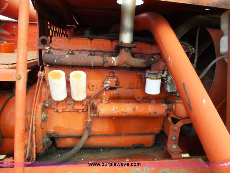 image for item J7678 1979 International 1440 combine