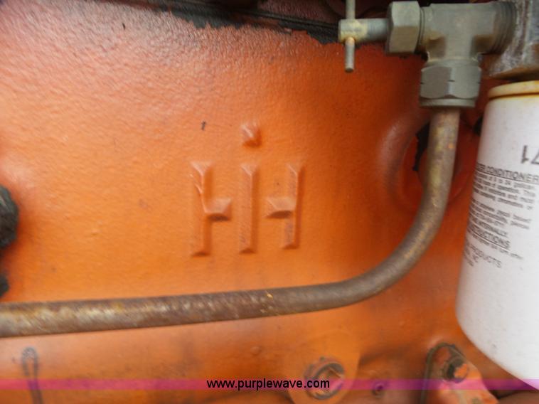 image for item J7678 1979 International 1440 combine