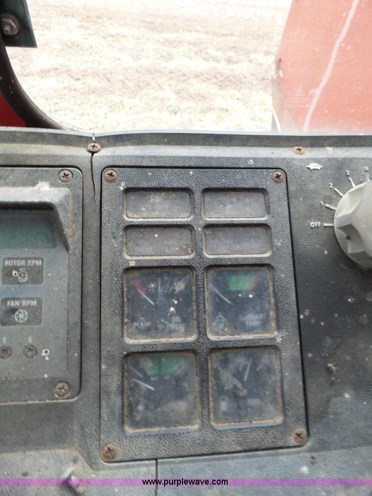 image for item J7678 1979 International 1440 combine