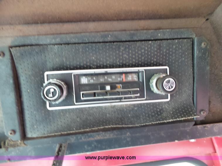 image for item J7678 1979 International 1440 combine