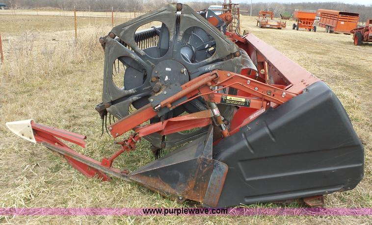 image for item J7678 1979 International 1440 combine