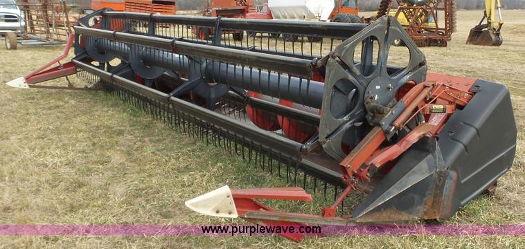 image for item J7678 1979 International 1440 combine