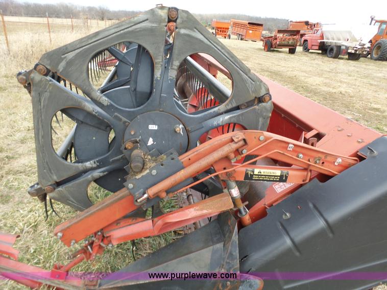 image for item J7678 1979 International 1440 combine