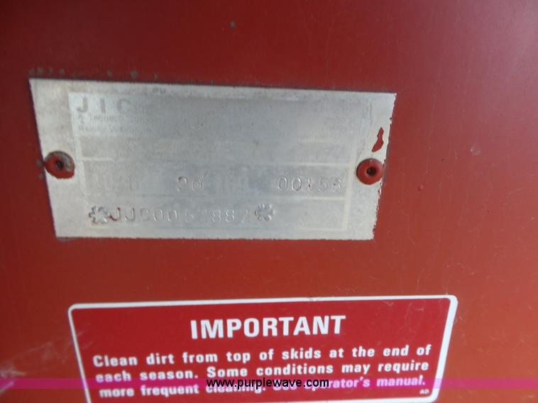 image for item J7678 1979 International 1440 combine