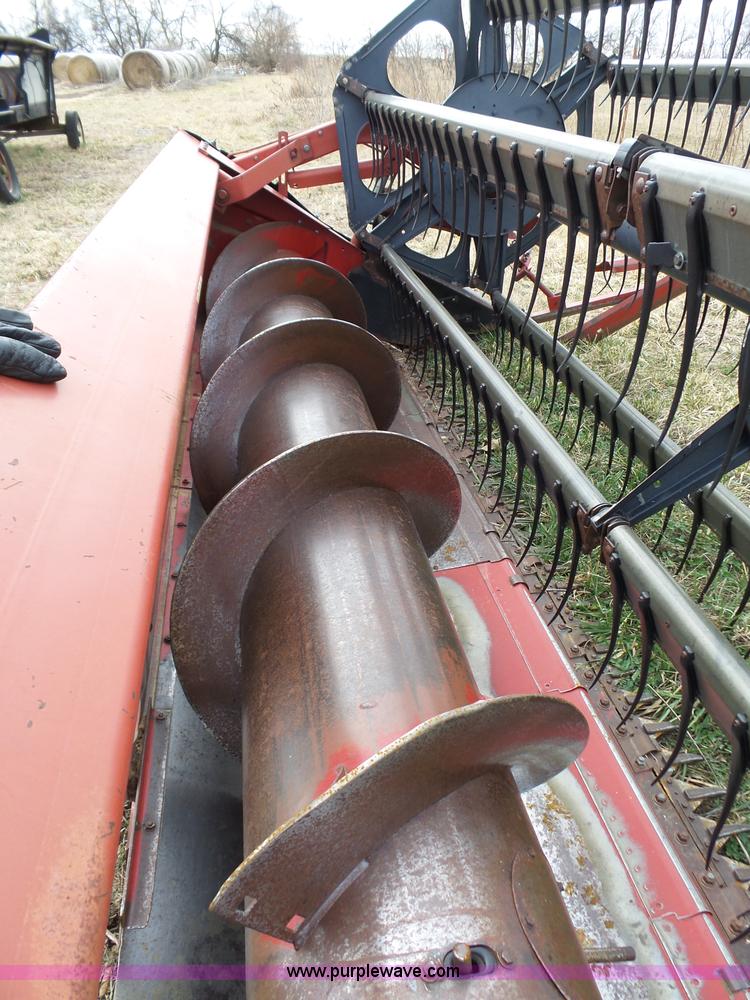 image for item J7678 1979 International 1440 combine