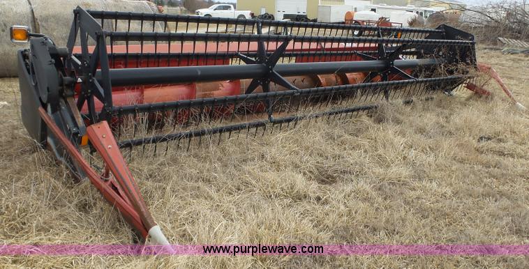 image for item J7678 1979 International 1440 combine