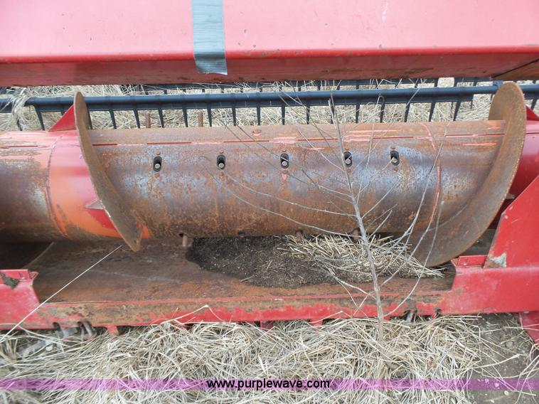 image for item J7678 1979 International 1440 combine