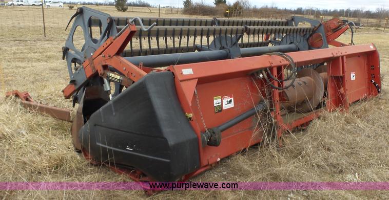 image for item J7678 1979 International 1440 combine