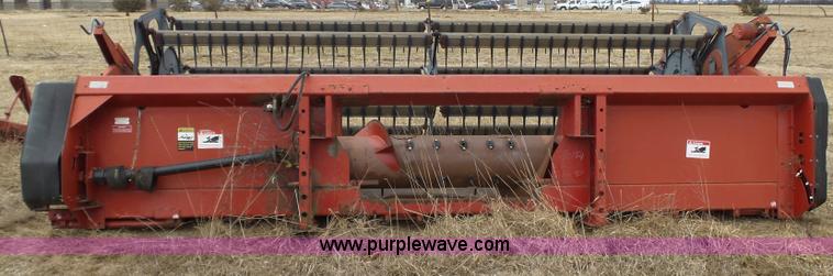 image for item J7678 1979 International 1440 combine