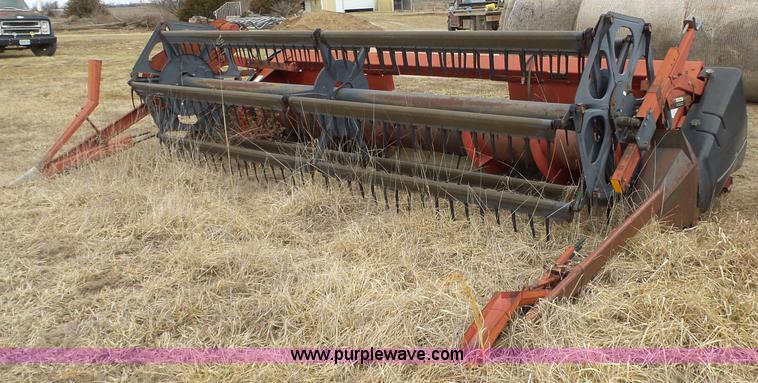 image for item J7678 1979 International 1440 combine