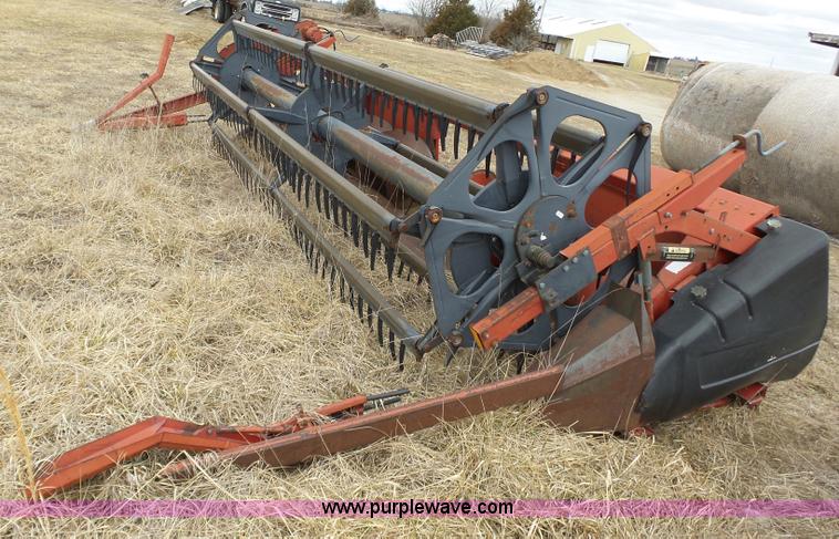 image for item J7678 1979 International 1440 combine