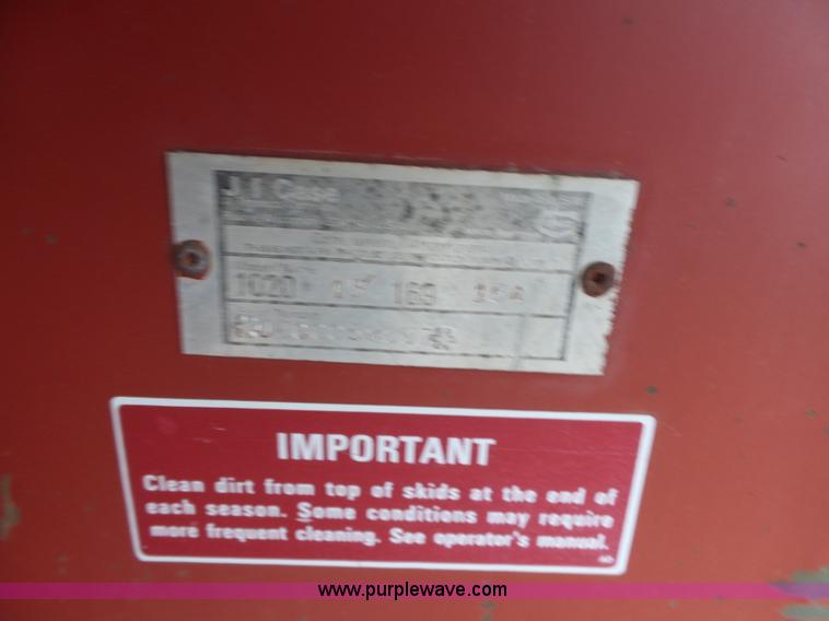 image for item J7678 1979 International 1440 combine